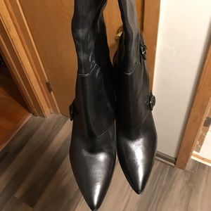 Black leather Kenneth Cole boots
